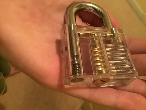7. Прозрачный замок для желающих изучить взлом замков :)