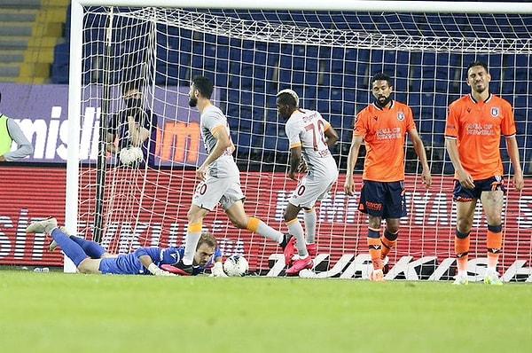 67.dakikada Galatasaray beraberlik golünü Emre Akbaba ile buldu.