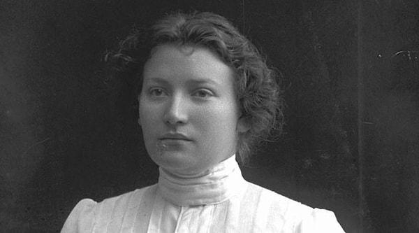 8. Sarah Aaronsohn (1890-1917)