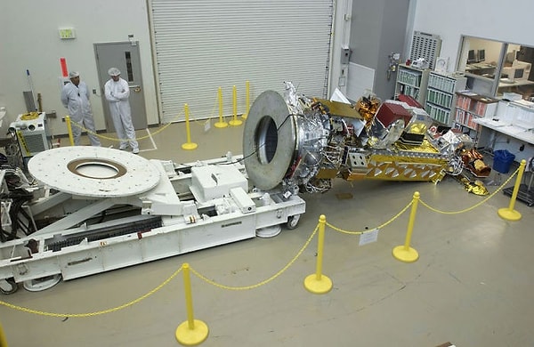 1. Неважно, насколько вы облажались, вам никогда не придется говорить своему боссу: "Сэр, я сбросил этот главный спутник Noaa-N стоимостью 290 миллионов долларов прямо на пол"