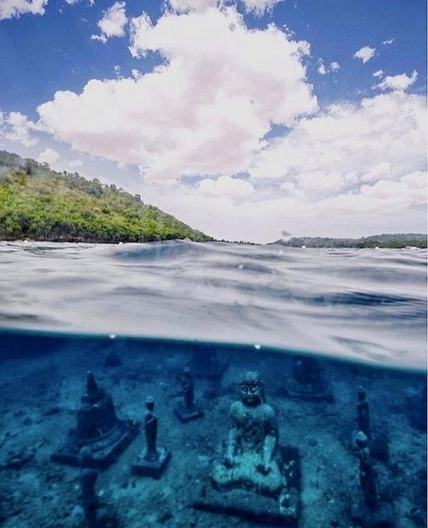15. Bali, suyun altındaki Buda ve ayrı dünyaların kesişimi...