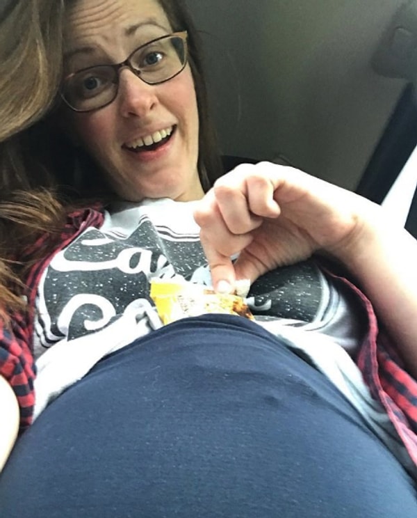 5. Нет необходимости в подносе, и ее леггинсы для беременных тоже подойдут. 😂