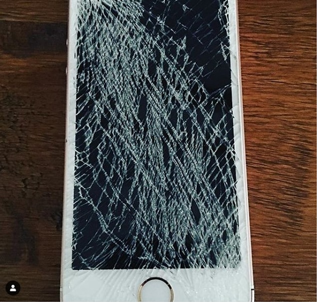 1. Eşinin telefonunu yanlışlıkla çamaşır makinesinde bir güzel yıkamış: