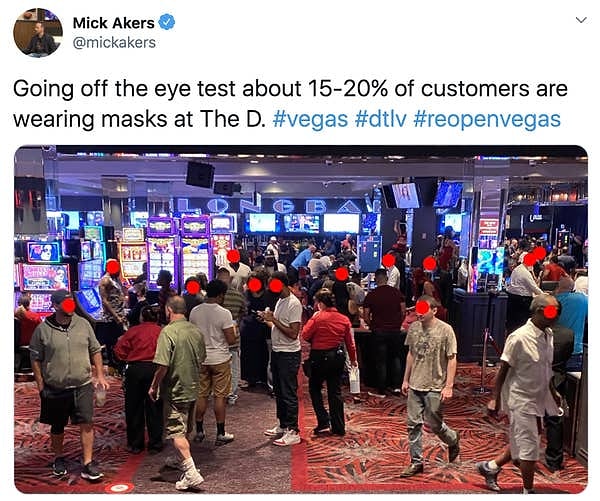 Казино в Вегасе, только 15-20% клиентов носят маски.