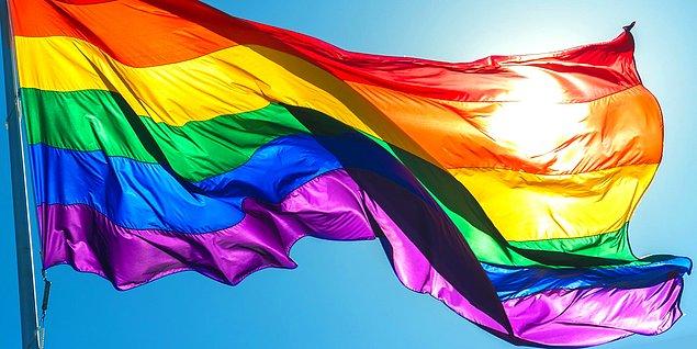 7. Eminim çoğunuz LGBTIQ sembolünün gökkuşağı olduğunu biliyorsunuzdur. Gökkuşağı bayrağındaki her bir renk LGBTIQ topluluğunun çeşitliliğini yansıtır.
