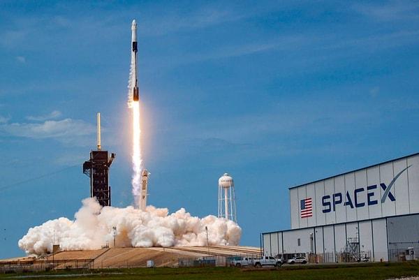26. SpaceX'in taşıdığı astronotlar, Uluslararası Uzay İstasyonu'na ulaştı.