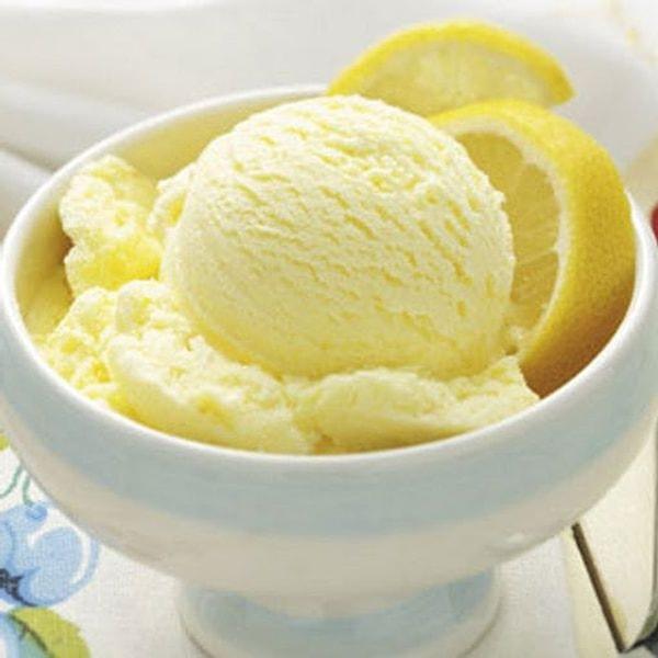 11. Kaşık kaşık yersin hiç baymaz, limonlu dondurma