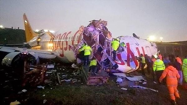 2. İzmir-İstanbul seferli Pegasus Havayolları’na ait yolcu uçağı, Sabiha Gökçen Havalimanı’na iniş yaparken piste tutunamadığı için parçalandı. 3 kişi hayatını kaybederken 179 kişi kurtuldu.