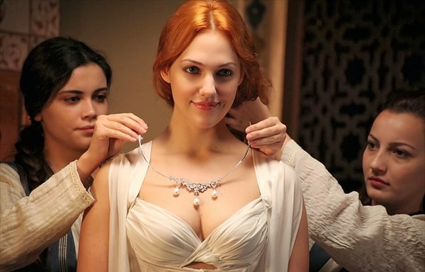 5. Meryem Uzerli - Hürrem Sultan (Muhteşem Yüzyıl)