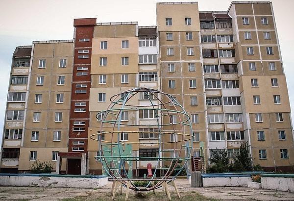4. Çernobil'den kurtulan insanlar için Slavutych isimli başka bir şehir kurulmuştu. Bu şehrin kurulması için yapılan masrafın %85'ini reaktör şirketi ödemişti.