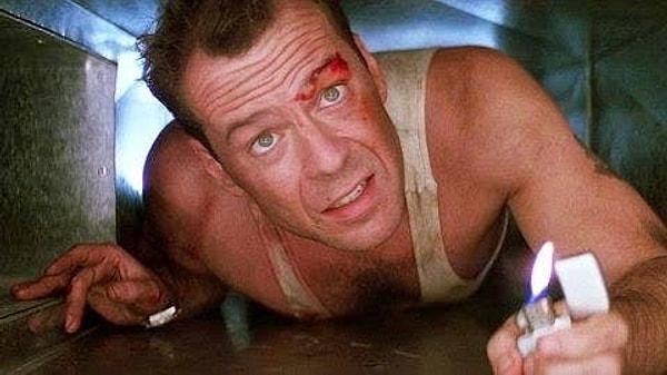 5. Frank Sinatra, 'Die Hard' filminde John McClane karakteri için düşünülen ilk isimdi. O zamanlar Sinatra, 73 yaşındaydı.