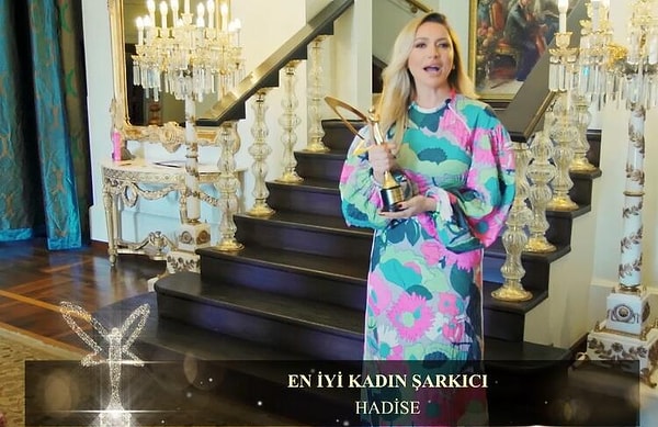 En İyi Kadın Şarkıcı: Hadise