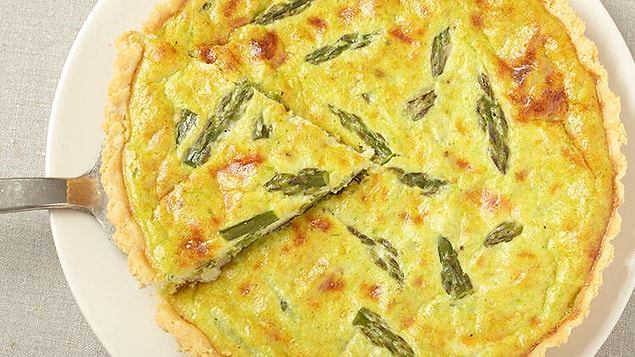 9. Hemencecik kolaycacık: Kuşkonmazlı Tepsi Köfte