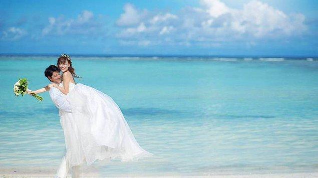 Guam'da bakire kızların evlenmesi yasaktır. Bu, halk arasında utanç verici bir durum olarak görülür.