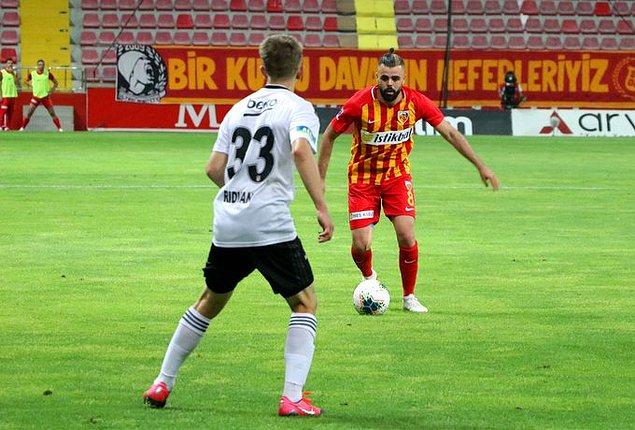 51. dakikada Kayserispor, Hasan Hüseyin Acar'ın golüyle 1-0 öne geçti.