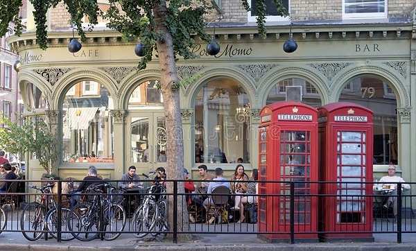 В рамках новой программы под названием "Ешьте вне дома и помогите", которая будет реализована в августе, те, кто будут есть в ресторанах и других местах общественного питания, могут воспользоваться 50-процентной скидкой, что поможет сохранить занятость около 1,8 миллиона человек .