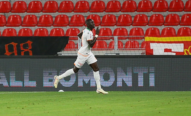 43. dakikada Papiss Cisse Alanyaspor'u 1-0 öne geçirdi.
