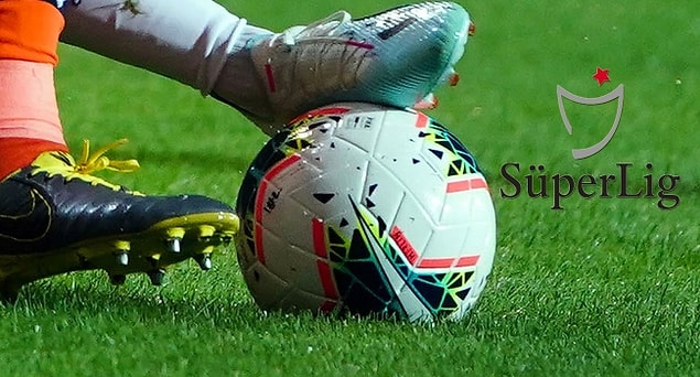 Tabii bu karardan sonra futbolseverler, yorumcular ve spor spikerleri de düşüncelerini dile getirdiler: