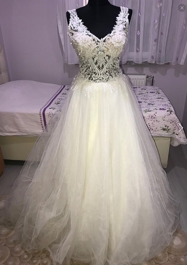 9. Bedeniniz uyuyorsa şu gelinliği 500 TL'den satın alabilirsiniz örneğin, daha harcama yapacak çok yer var maalesef...