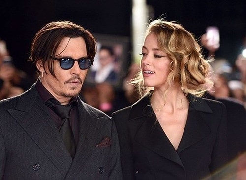 Üçlü İlişkiden, İhanete… Johnny Depp Bu Sefer de Amber Heard’ün Kendisine Kızarak Yataklarına Kakasını Yaptığını İddia Etti!