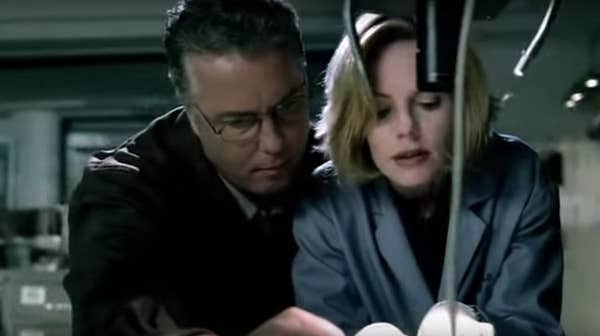 14. Екатерина и Джил из "C.S.I.: Место преступления"