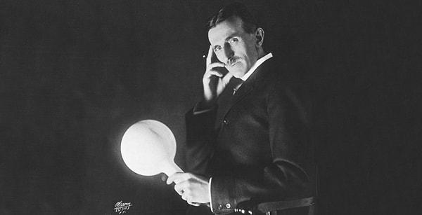 4. Tesla'nın ilk buluşu 1881 yılında telefon alıcısı üzerine yaptığı çalışmadır.