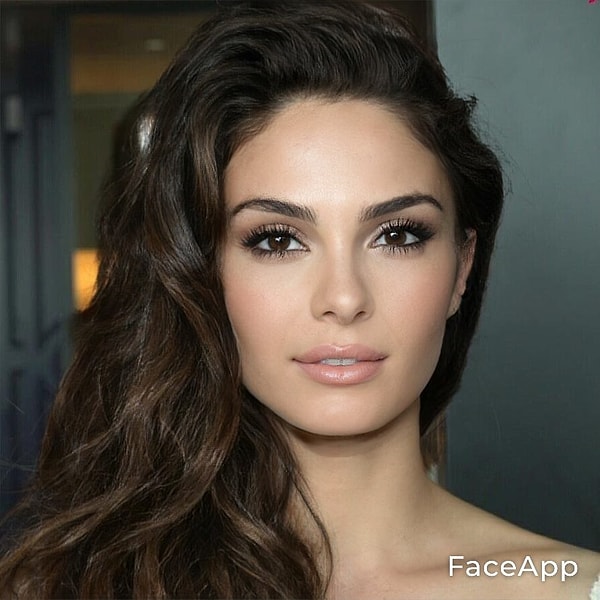 5. Бурджу Озберк + Эбру Шахин