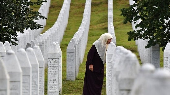 25 Yıldır Dinmeyen Acı: Srebrenitsa Katliamı'nın 9 Kurbanı Daha Toprağa Verildi