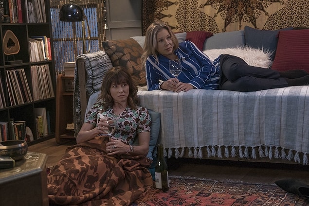 Geçtiğimiz günlerde ise dizinin oyuncularından Christina Applegate, Linda Cardellini ve James Marsden dizinin üçüncü sezonunun son sezonu olacağını açıkladılar.