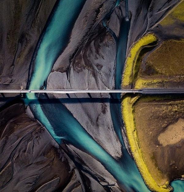 11. İzlanda'da bir köprü