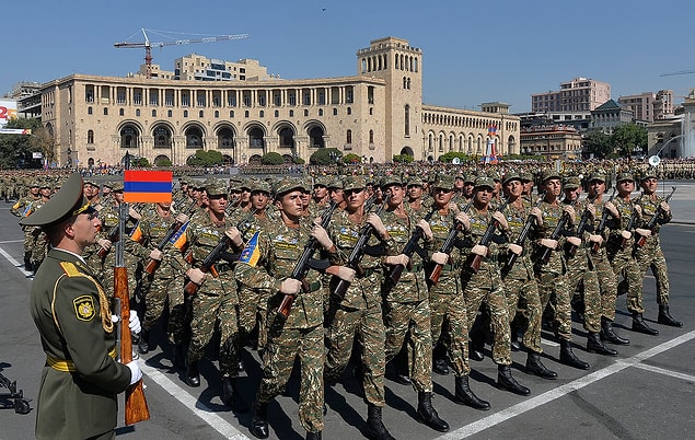 Ermenistan, sınırda yaşanan çatışmalarda iki askerinin hayatını kaybettiğini açıkladı