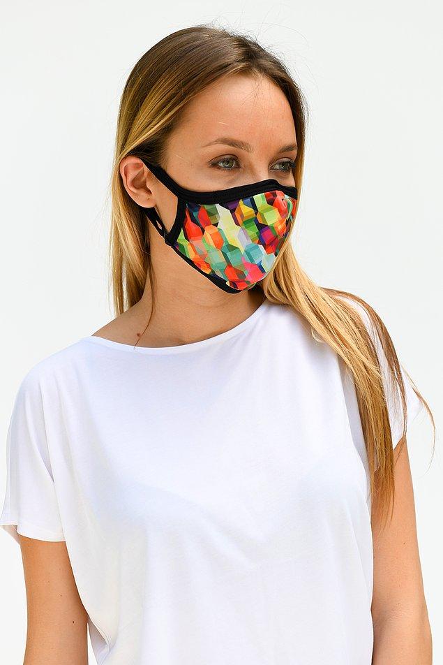 Yüze iyi oturmasını sağlayan burun metali ile bakteri ve virüs geçişini engelleyen maskelerin kulak arkası da ayarlanabiliyor. Yani artık maskeniz kulaklarınızı acıtmayacak!