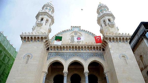 Cezayir : Keçiova Camii - Aziz Philippe Katedrali