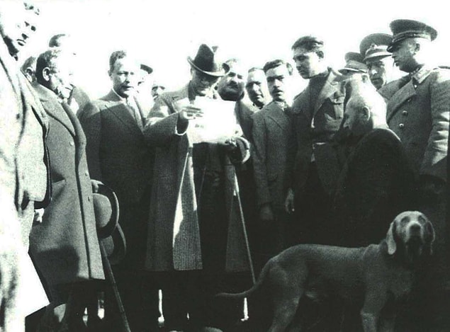 Atatürk'ün bir yenilik yapmadan önce "etrafını yokladığı" ve işin ehilleriyle konuyu mütalaa ettiği hepimizin malumudur.