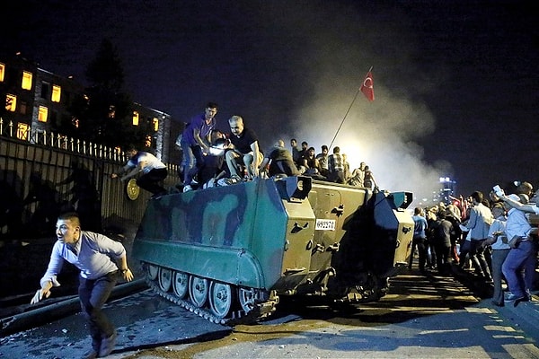 15 Temmuz şehitler mezarları başında ve Meclis'te anılacak