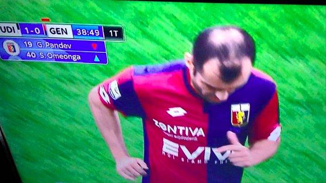 13. Bir dönem Galatasaray'da da top koşturan Pandev, bu saç modeliyle uzun süre gündemden düşmemişti.