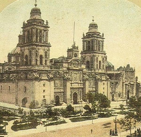 13. Metropolitan Katedrali/  Meksika