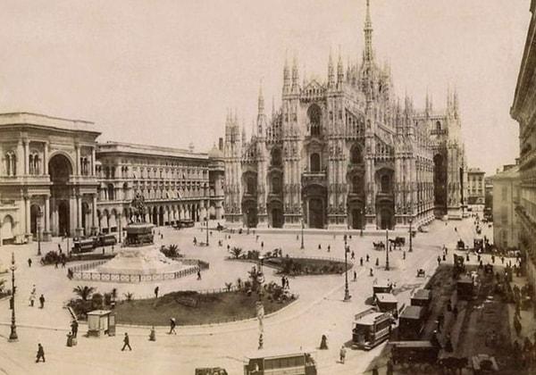 16. Piazza del Duomo, Milano/ İtalya