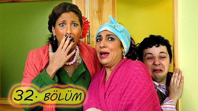2004 yılında yayın hayatına başlayan ve başrollerini birçok ünlü ismin paylaştığı Cennet Mahallesi efsaneleşmiş komedi dizilerinden biriydi.