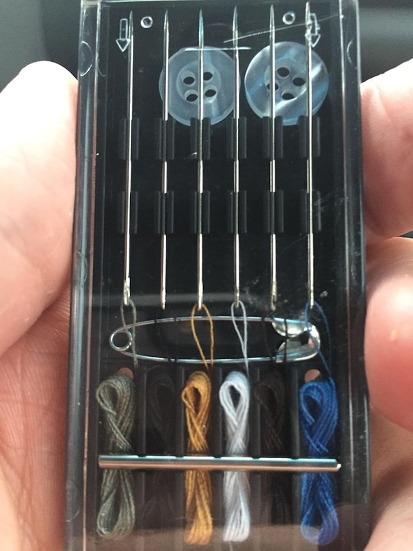 9. Шкатулка для швейных принадлежностей, которая не дает ниткам запутываться.