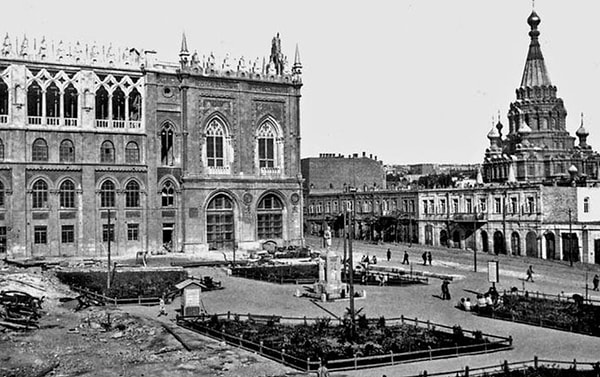 2. Сквер имени Сабира, Баку / Азербайджан