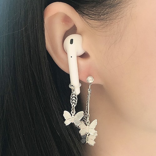 İnsanlara Para Harcatmanın En Yeni Yolu: Moda Dünyasında Giderek Popülerleşen AirPods Aksesuarları