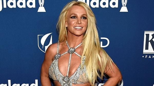 Bu kuralları çiğnemeye kalktığında hemen rehabilitasyon merkezine yatırılan Britney Spears, nasıl oluyor da kariyerini sürdürüyor?