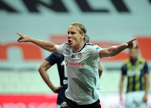 Beşiktaş, 63. dakikada Domagoj Vida'nın golü ile 1-0 öne geçti.