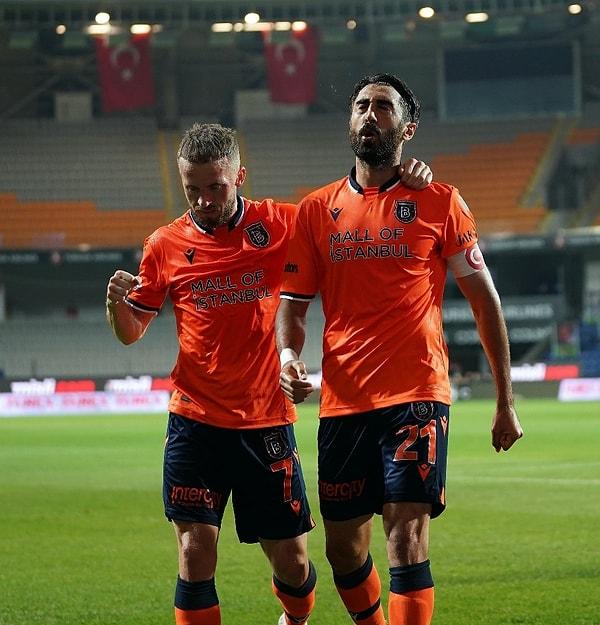 Kayserispor'u 1-0 mağlup eden Başakşehir, ligde bitime 1 hafta kala tarihinde ilk kez şampiyonluğunu ilan etti.