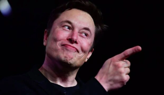 Musk, çipin insan bedenine nasıl takılacağını ise lazer göz ameliyatına benzer bir süreç gibi gerçekleşeceğini söyleyerek açıkladı.