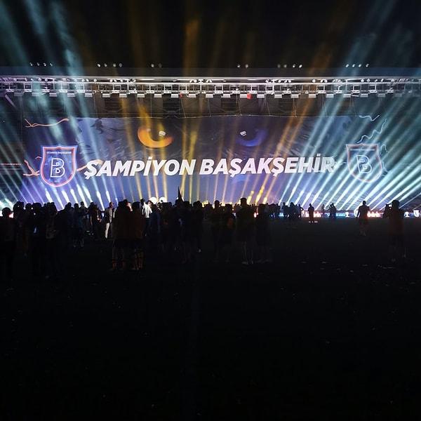 Medipol Başakşehir, 2019-2020 sezonunun bitimine bir hafta kala şampiyonluğunu ilan etti ve Süper Lig tarihindeki 6. farklı şampiyon oldu.
