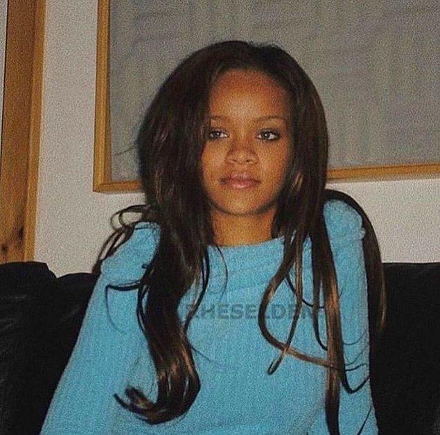 15. Okulda iki arkadaşıyla kız grubu kurup seçmelerde dikkat çeken Rihanna