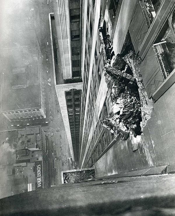 1. 1945 yılında Ernie Sisto tarafından fotoğraflanan Empire State Yangını