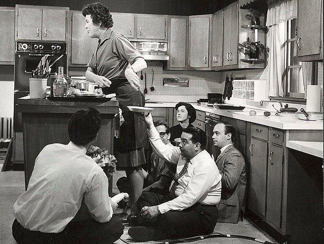 28. Julia Child'ın 1963 yılındaki The French Chef isimli programının kamera arkası
